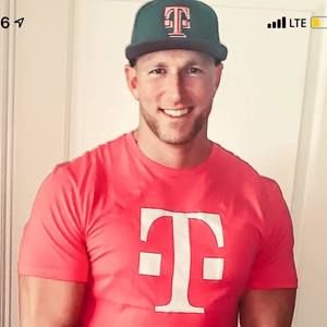 Meet your Posher, Casey